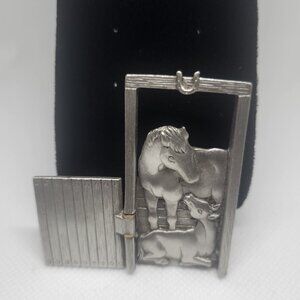 By JJ Pewter ' Horse & Colt ' In Stable Open Barn Door Pin/Brooch